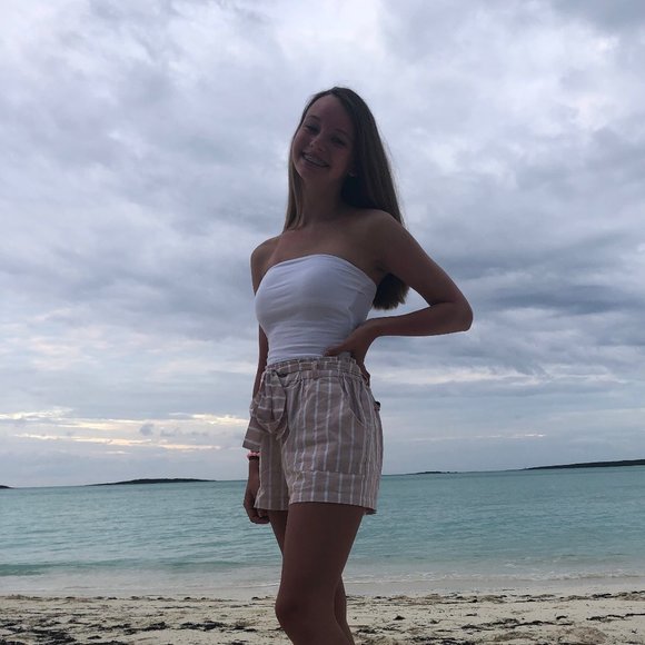 Meet your Posher, Mikenna - Picture 5 of 5